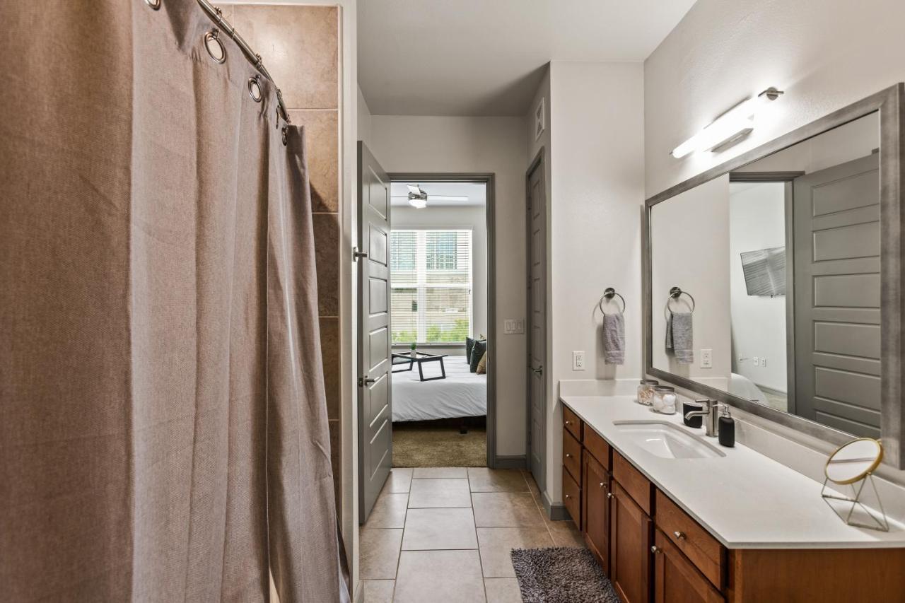 Luxury Apartment With King Bed And Pool And Free Parking 4 Houston Zewnętrze zdjęcie